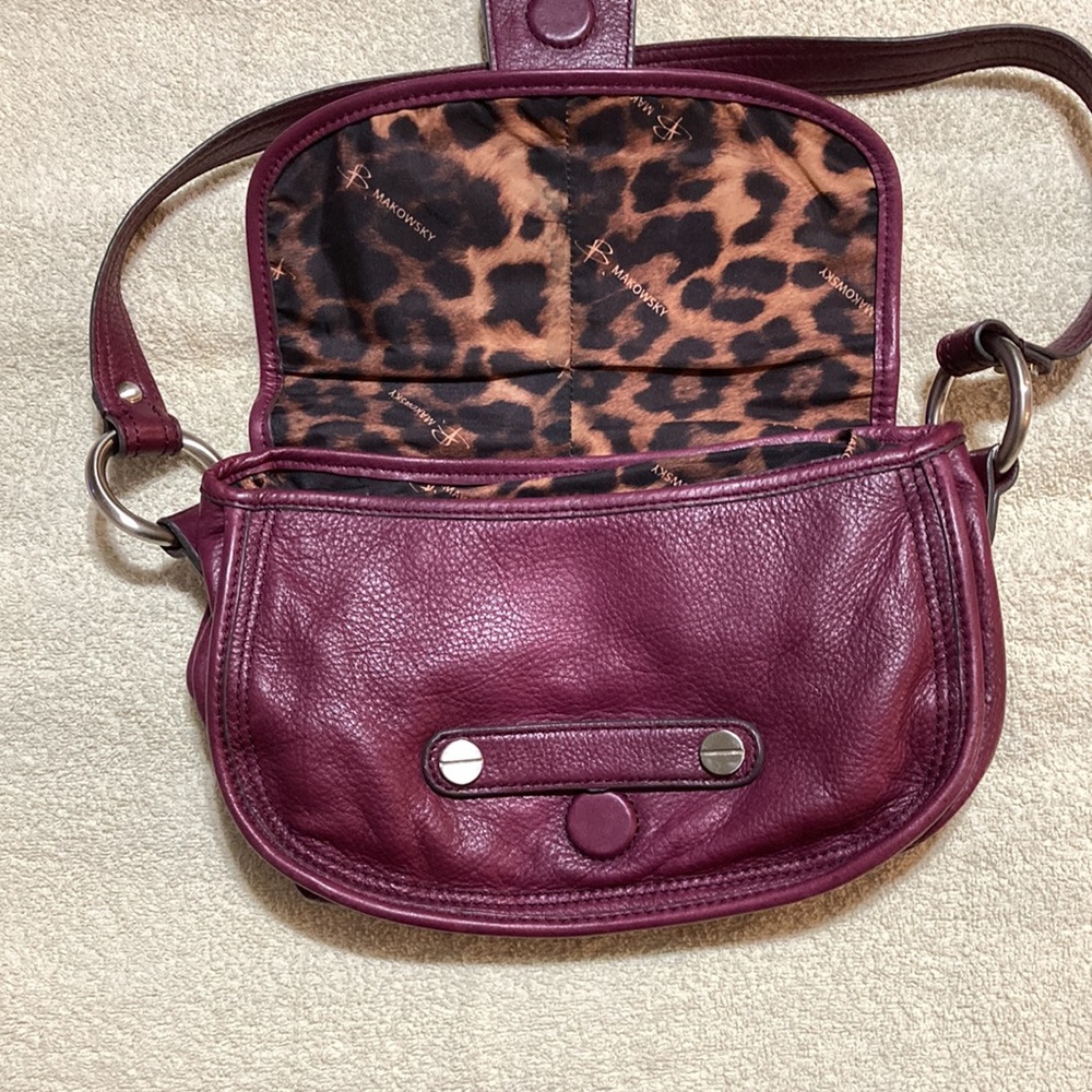 B Makowsky  vintage leather Shoulder handbag beautiful burgundy color. - Picture 2 of 9